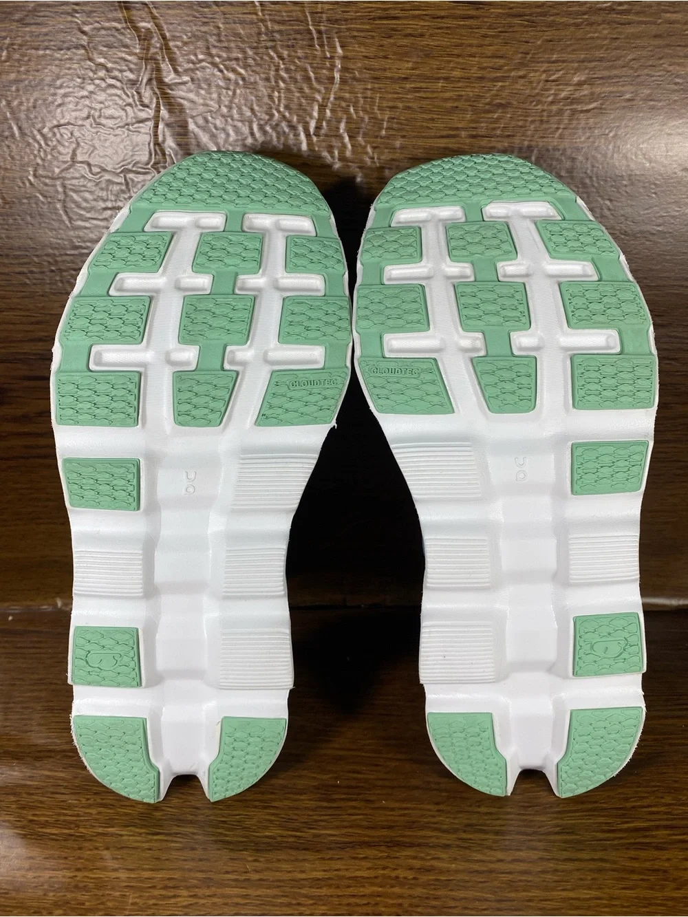 On Cloudstratus women’s shoe size 6.5